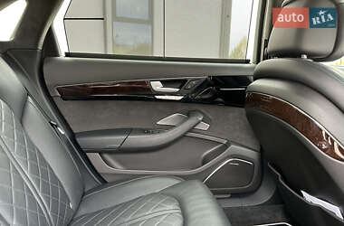 Седан Audi A8 2016 в 