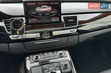 Седан Audi A8 2016 в 