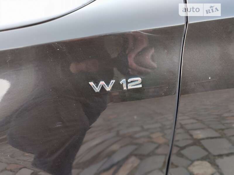 Седан Audi A8 2012 в Мукачево