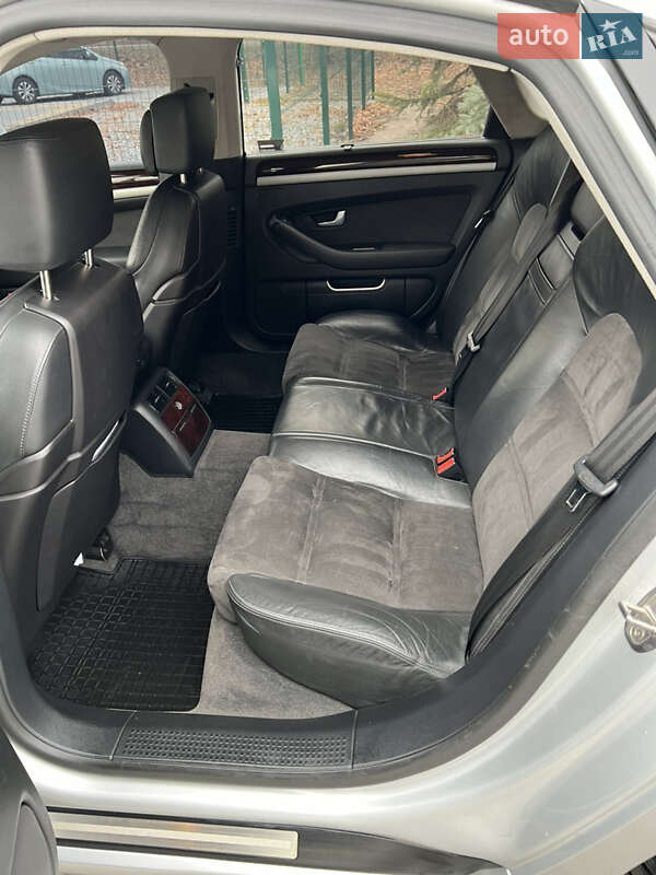 Седан Audi A8 2008 в Ровно