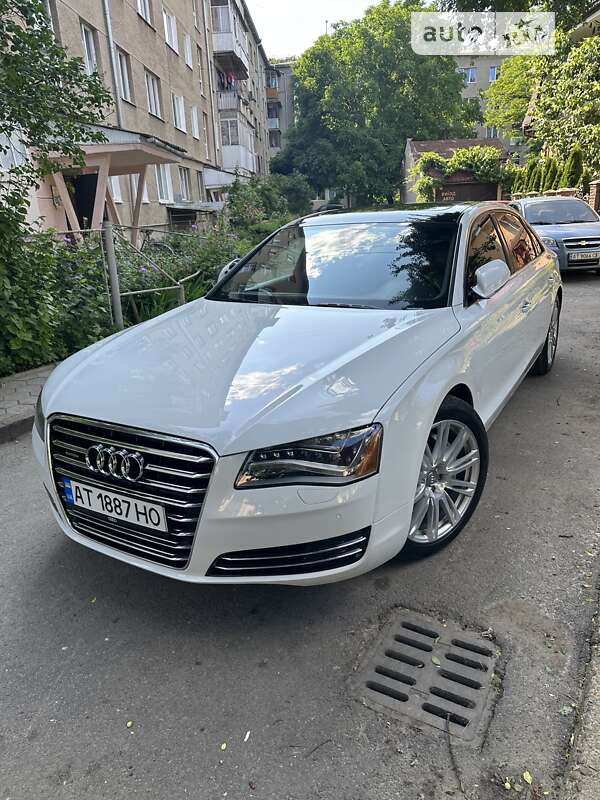 Седан Audi A8 2013 в Ивано-Франковске