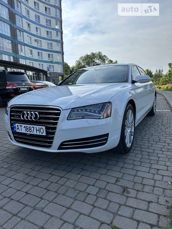 Седан Audi A8 2013 в Ивано-Франковске