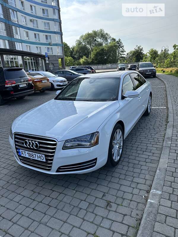 Седан Audi A8 2013 в Ивано-Франковске