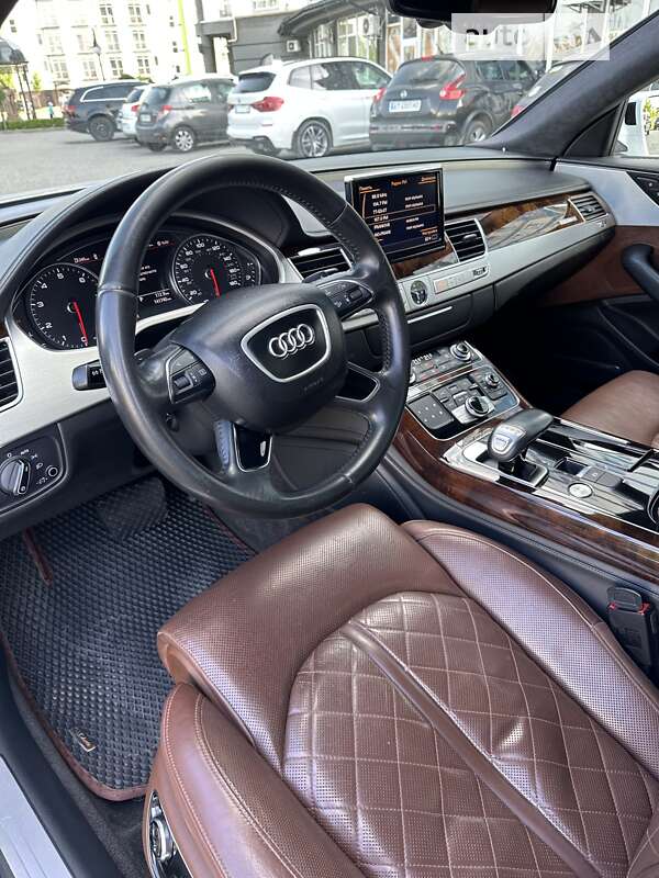 Седан Audi A8 2013 в Ивано-Франковске