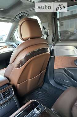 Седан Audi A8 2013 в Ивано-Франковске