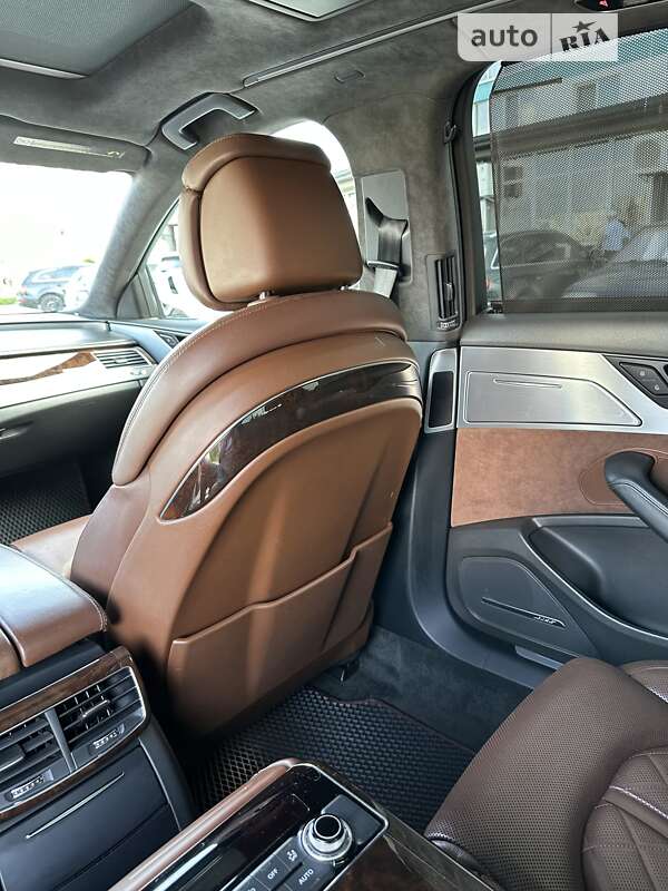 Седан Audi A8 2013 в Ивано-Франковске