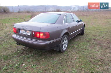 Седан Audi A8 1995 в Ужгороде