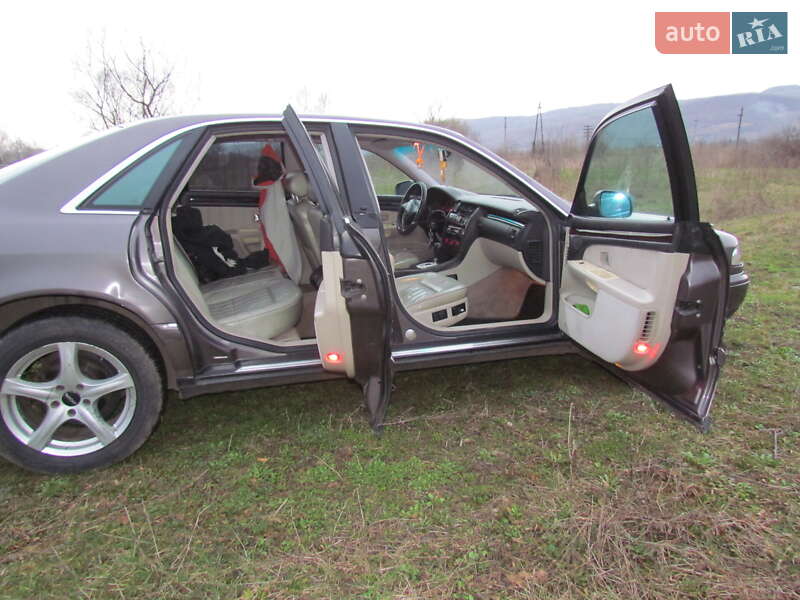 Седан Audi A8 1995 в Ужгороде