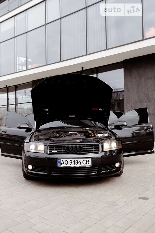 Седан Audi A8 2003 в Ужгороде