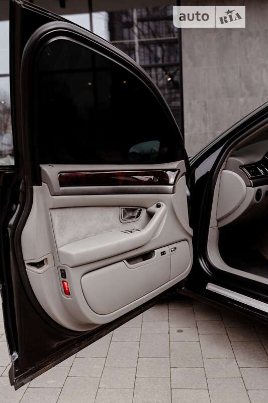Седан Audi A8 2003 в Ужгороде