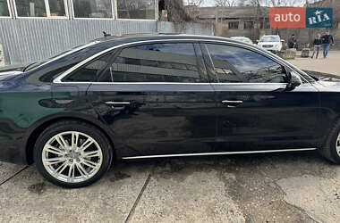 Седан Audi A8 2013 в Одесі