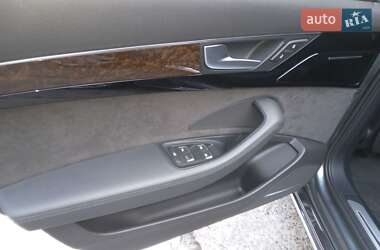 Седан Audi A8 2015 в 