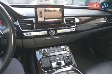 Седан Audi A8 2015 в 