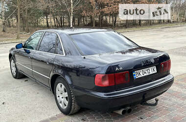Седан Audi A8 1998 в Вараше