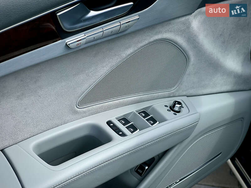 Седан Audi A8 2014 в Киеве