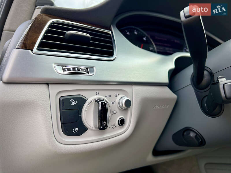 Седан Audi A8 2014 в Киеве