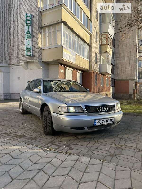 Седан Audi A8 1997 в Ровно