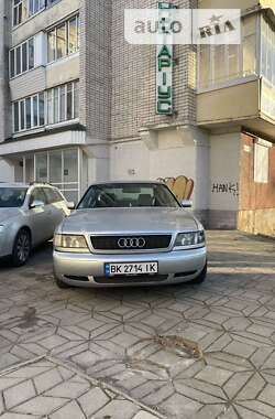 Седан Audi A8 1997 в Ровно