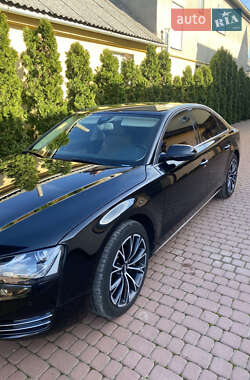 Седан Audi A8 2010 в Ужгороде