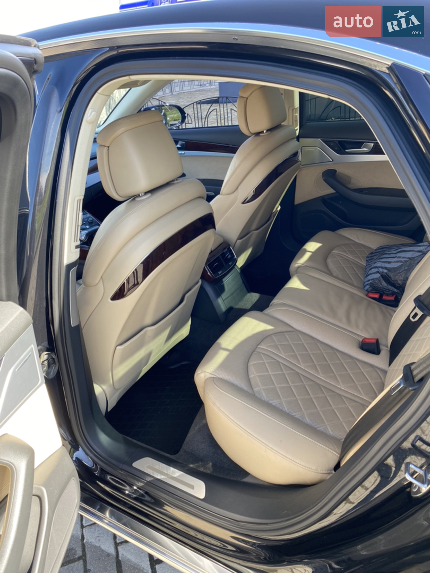 2010 Audi A8 - мініатюра 10