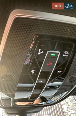 Седан Audi A8 2019 в 