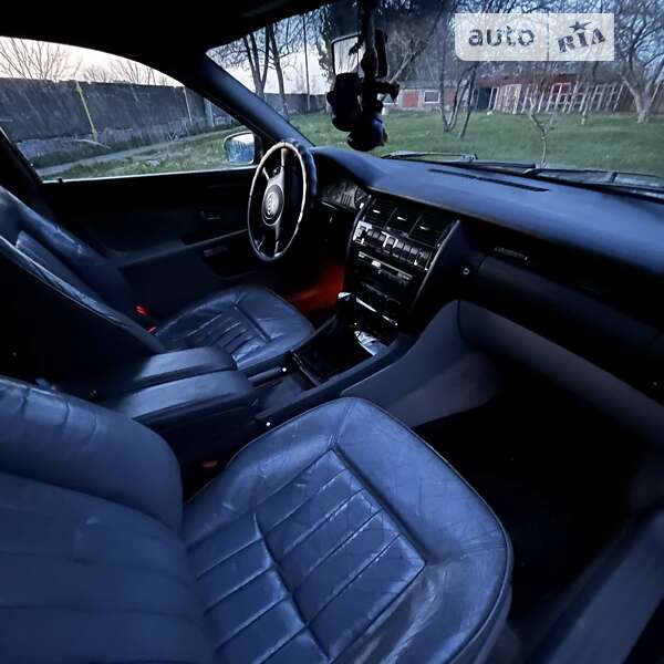 Седан Audi A8 1996 в Новомосковську