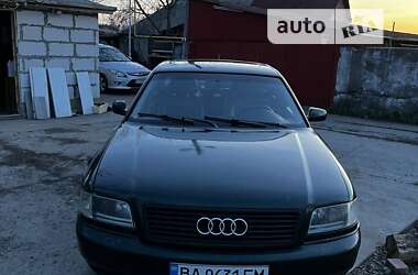 Седан Audi A8 1996 в Новомосковске