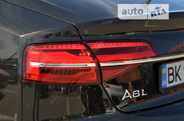 Седан Audi A8 2017 в Рівному