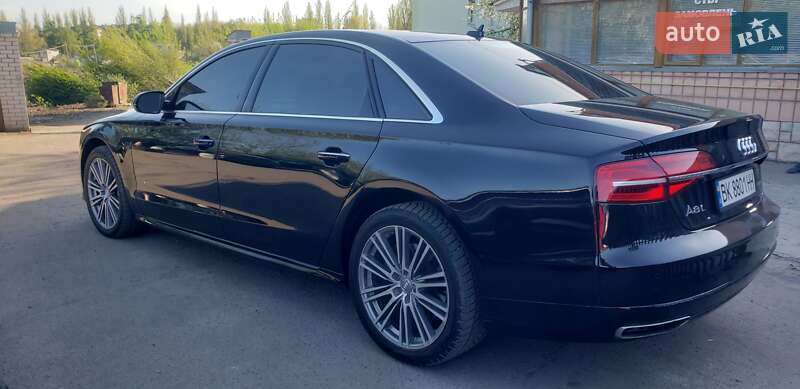 Седан Audi A8 2016 в Рівному