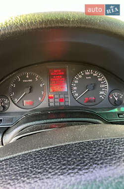 Седан Audi A8 1997 в 