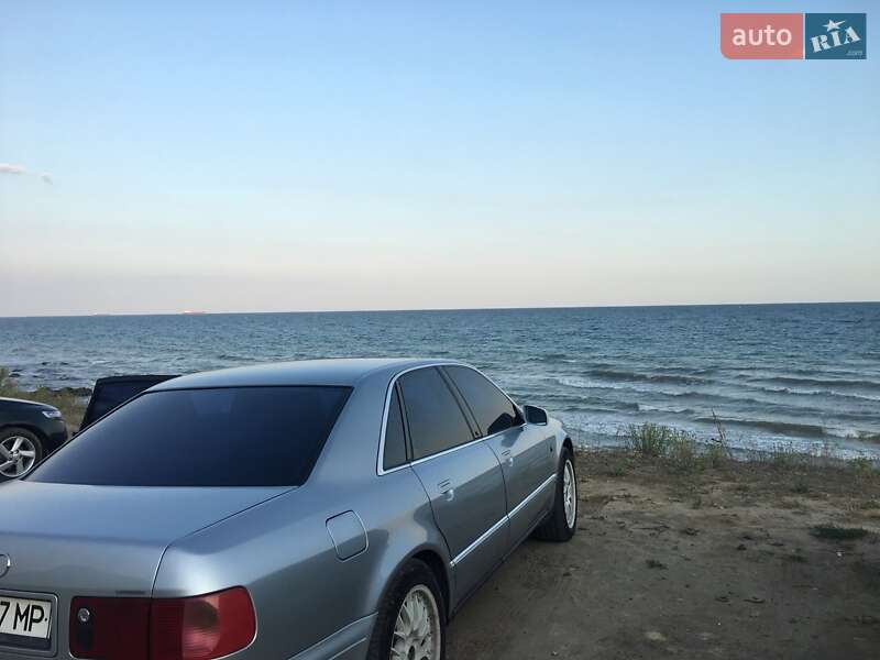 Седан Audi A8 1996 в Киеве