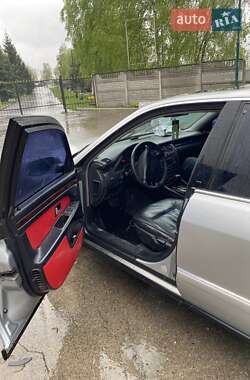 Седан Audi A8 1996 в Киеве