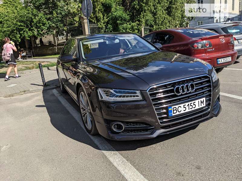 Седан Audi A8 2015 в Львове