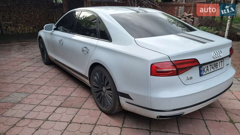 Седан Audi A8 2015 в Чернігові