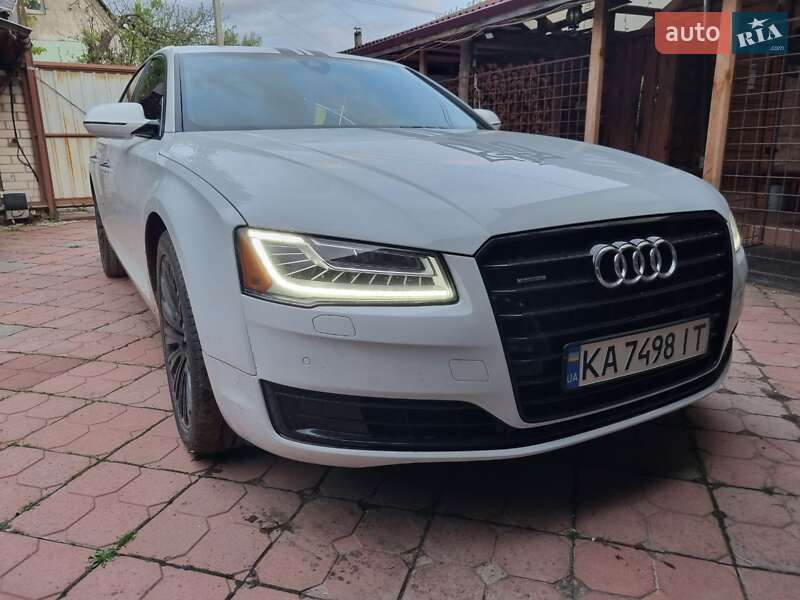 Седан Audi A8 2015 в Чернігові