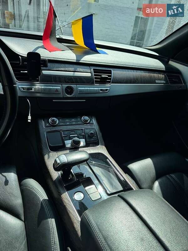Седан Audi A8 2015 в Чернігові