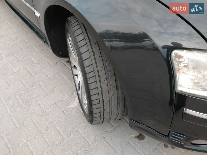 Седан Audi A8 2004 в Львові