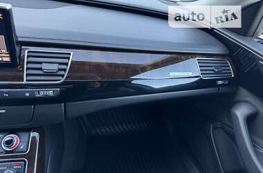Седан Audi A8 2017 в Тернополі