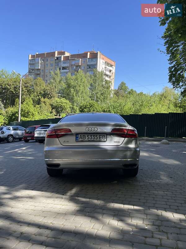 Седан Audi A8 2015 в Киеве