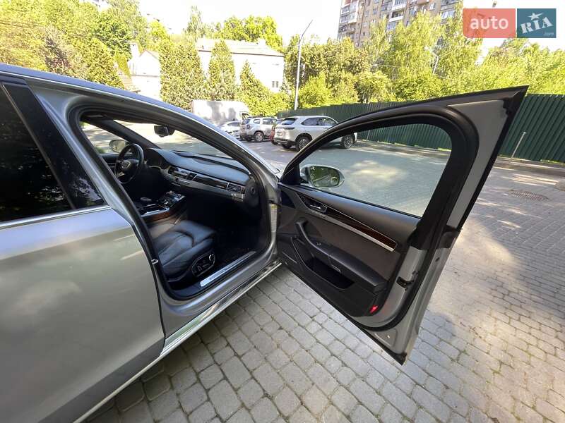 Седан Audi A8 2015 в Киеве