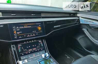 Седан Audi A8 2020 в Львові