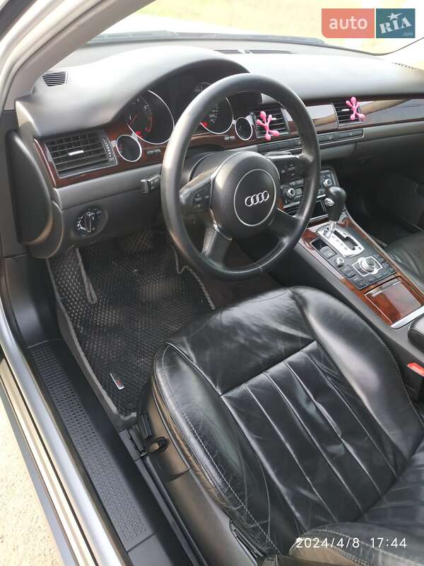 Седан Audi A8 2004 в Києві