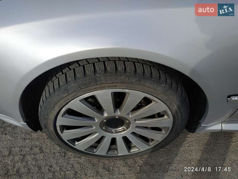 Седан Audi A8 2004 в Києві
