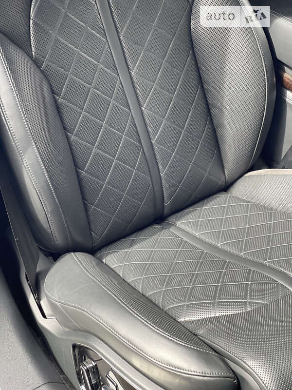 Седан Audi A8 2017 в Львове