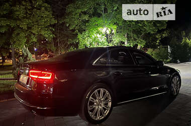 Седан Audi A8 2013 в Калуші