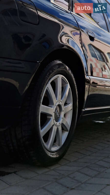 Седан Audi A8 1995 в Ужгороде