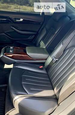 Седан Audi A8 2012 в Чернигове