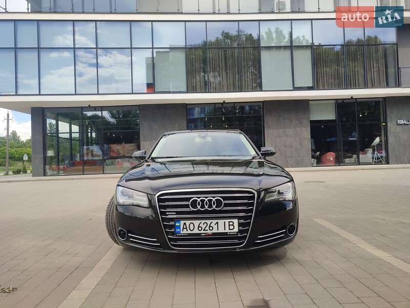 Седан Audi A8 2013 в Ужгороде