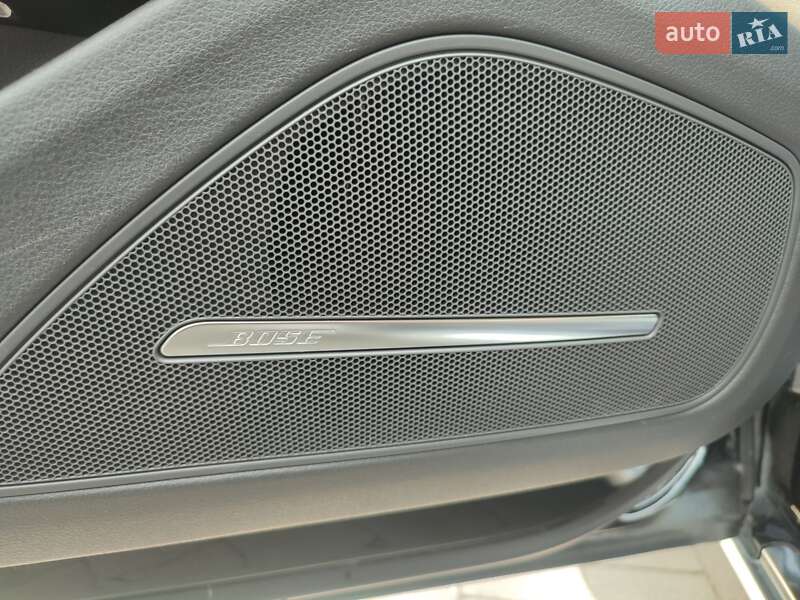 Седан Audi A8 2013 в Ужгороде