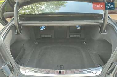 Седан Audi A8 2013 в Ужгороде